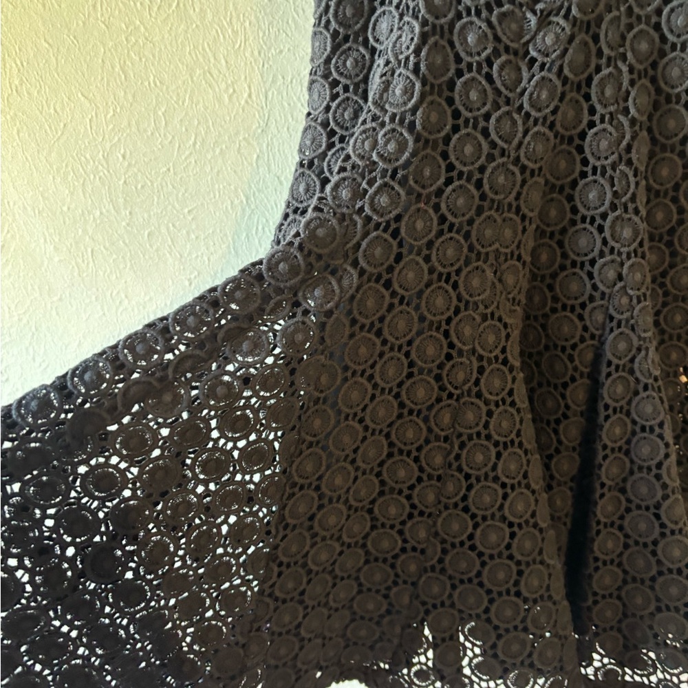 Hunter Bell Eyelet cut out‎ Halter Dress size 0 - Picture 5 of 6